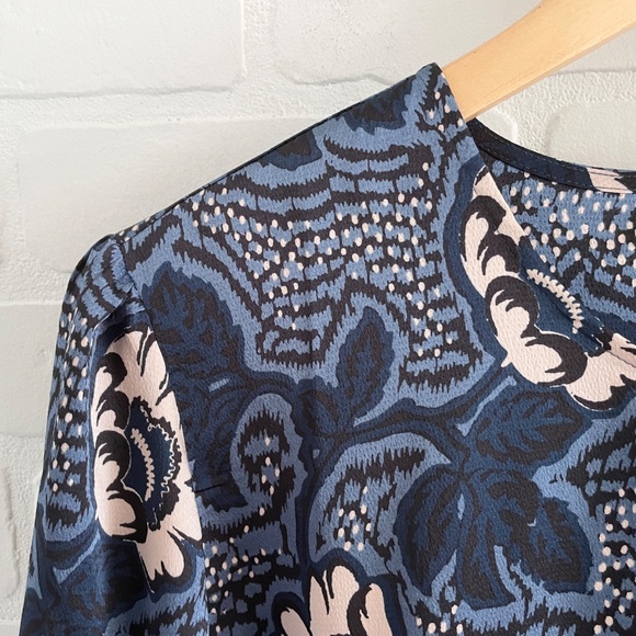 Ted Baker Women’s Blouse Satin Paisley Floral print Boho Key hole Navy Pink L - Picture 8 of 14